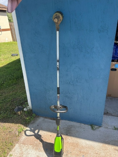 GREENWORKS STRING TRIMMER - 80V WITH BATTER (NO CHARGER)