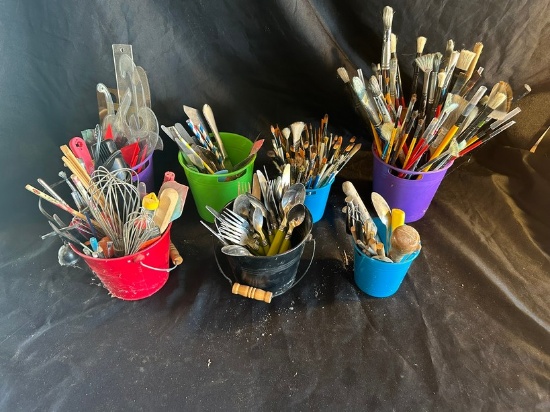 LOT ASSORTED PAINT BRUSHES, ETC