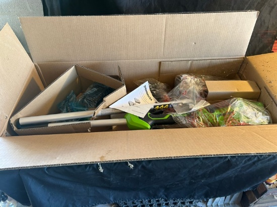 GREENWORKS 8" CORDLESS EDGER BATTERY & CHARGER (IN BOX)