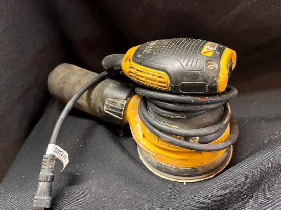 DEWALT PALM SANDER