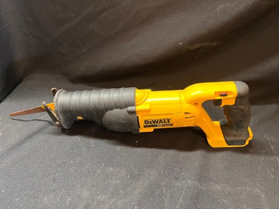 DeWALT 20v MAX CORDLESS RECIPROCATING SAW