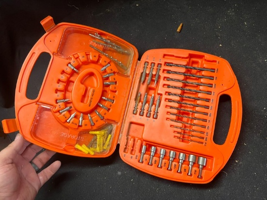 BIT SET - (ORANGE BOX) BLACK & DECKER