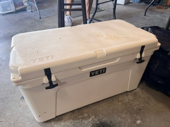 Yeti Cooler - White