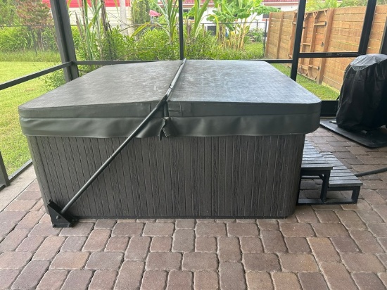 Plug And Power Spas Hot Tub (With Steps And Cover)
