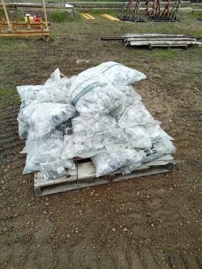 Pallet of Class 1 Tee Post Clips