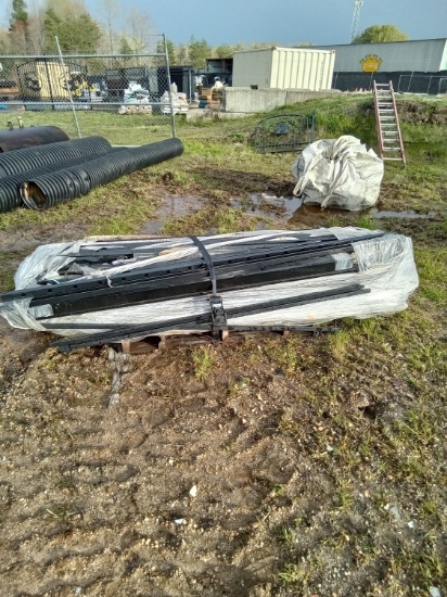 2 Pallets of Fence Parts