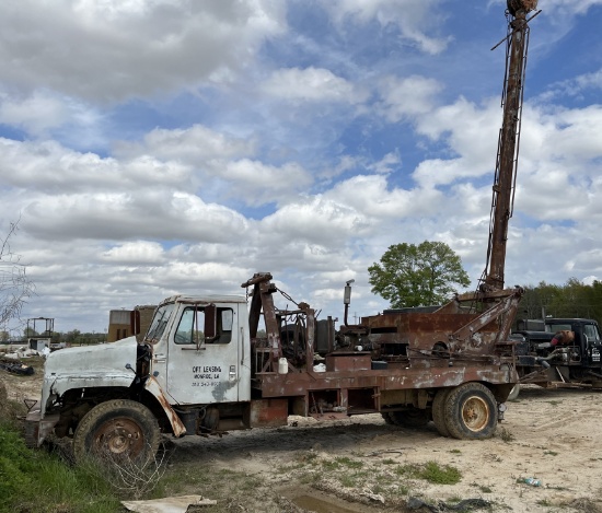 Single Pole Workover Rig
