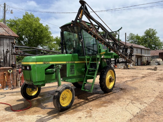 John Deere 6700 Sprayer