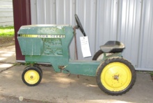 Ertl Ford 7740 pedal tractor e/ trailer. | Proxibid