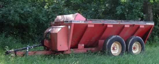 Gehl 312 Side Slinger Manure Spreader