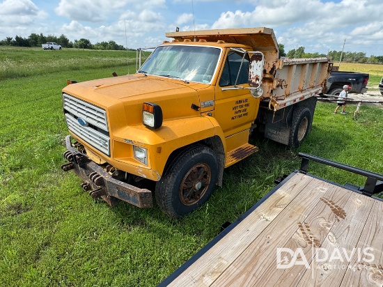 1991 FORD F-800 DUMP TRUCK