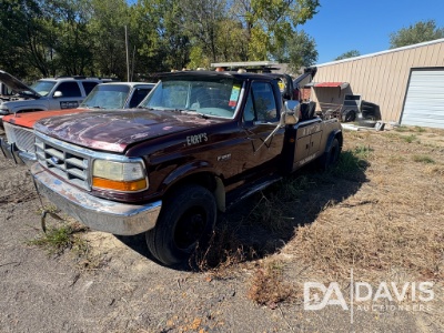 19xx Ford Tow Truck - No Title