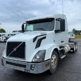 2013 Volvo VNL Midroof Sleeper