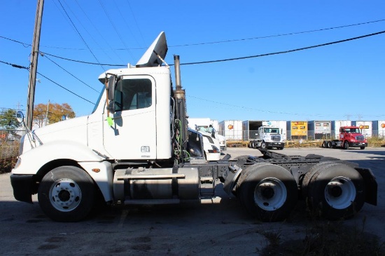 2005 Freightliner Columbia 10-Speed Semi Truck