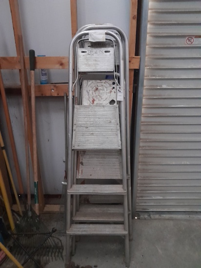 LADDERS