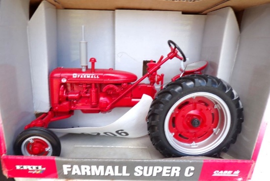 Toy Farmall Super C
