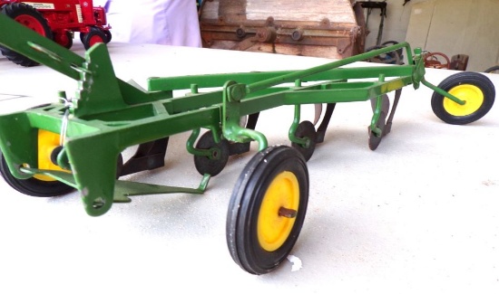 Toy John Deere 4 bottom plow