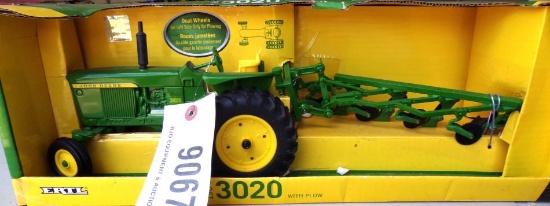 Toy John Deere 3020 w/4 bottom plow