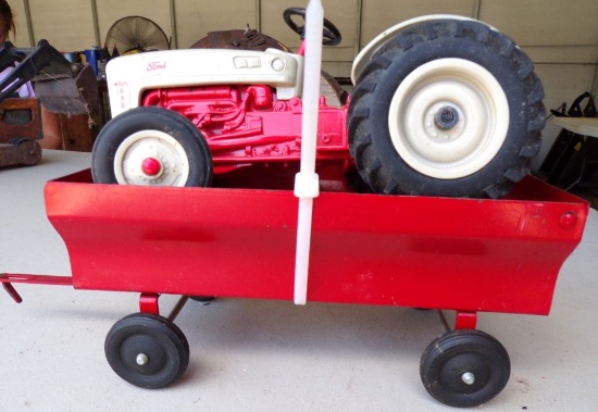Toy Ford 640 w/4 wheel wagon