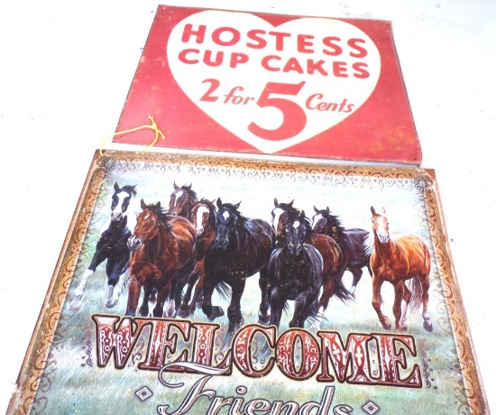 Cupcake and welcome signs