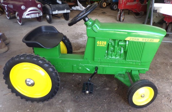 John Deere 4020 pedal tractor