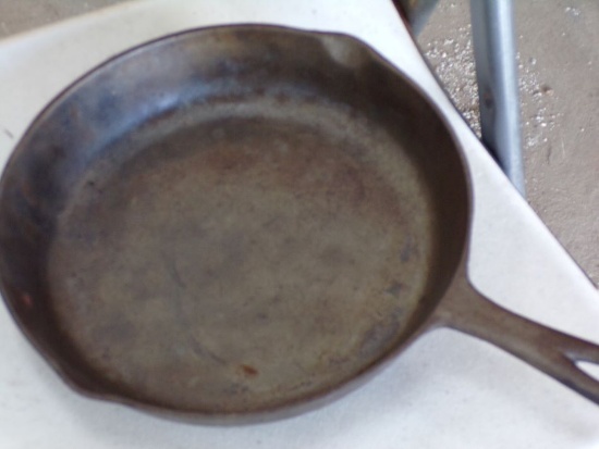 #3 Iron skillet