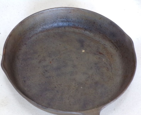 #8 Iron skillet