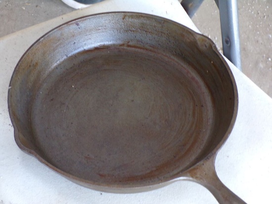 Lodge #10 Iron skillet