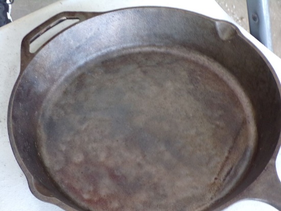 Lodge #10 Iron skillet