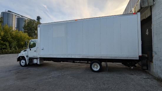 2015, HINO, 258, 24' BOX TRUCK, RAMP & TAILGATE, ONLY 201,183 KM!