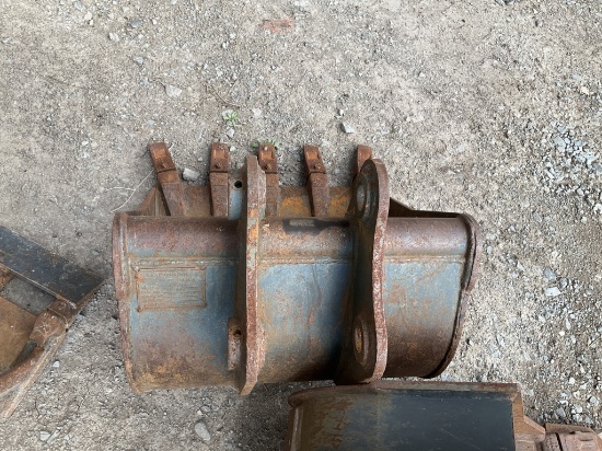 Case Excavator Bucket 36"