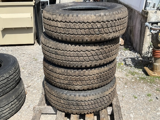 Set of 4 Tires LT275/65R20