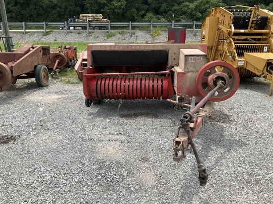 Massey Ferguson 124 Square Baler
