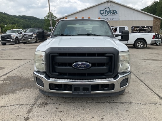 2012 Ford F350 Chassis XL Dually