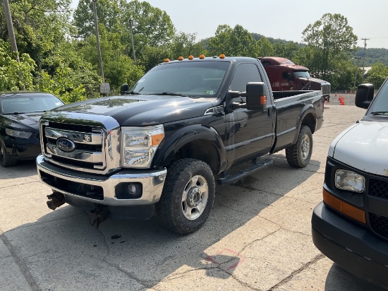 2016 Ford F350 XLT Truck