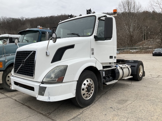 2012 Volvo Day Cab Truck
