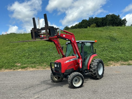 Massey Ferguson 1552 Tractor With Loader