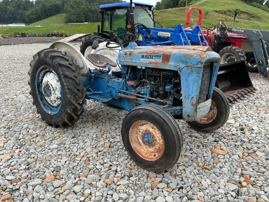 Model 2000 Ford Tractor