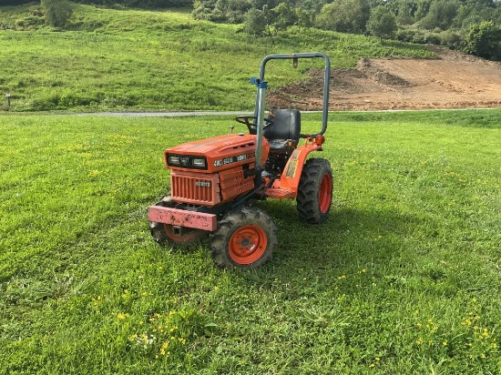 Kubota B6200D Tractor