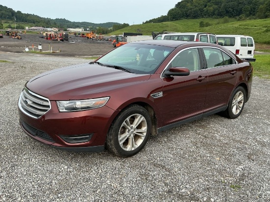 2015 Ford Taurus SEL Car