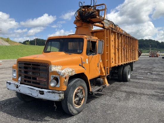 International S1900 Picker Truck