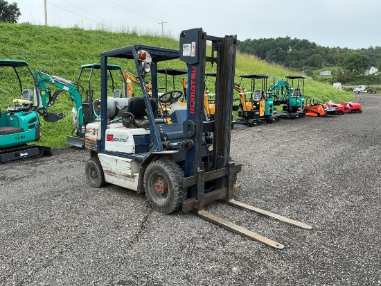 Komatsu 25 FG25C11 Propane Forklift