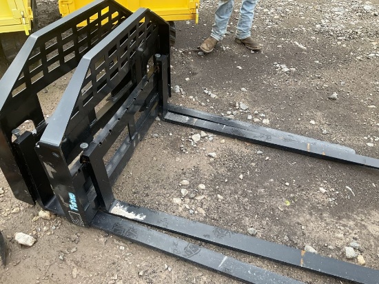 New Skid Steer Fork Set FT-DHC