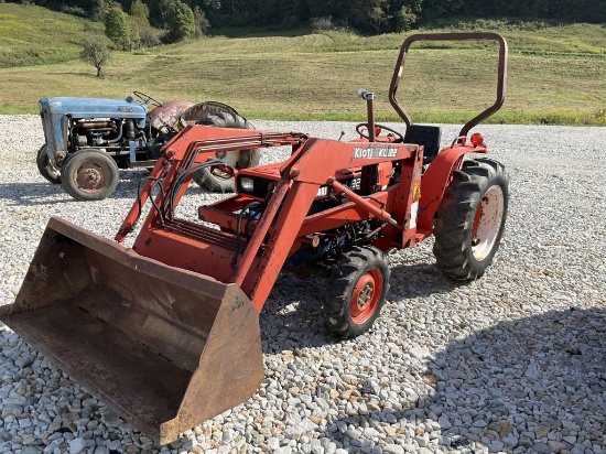 Kioti LB 2204 Tractor