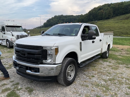 2019 Ford F350 XL Service Bed Truck