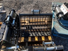 New Mini Excavator 22" Toothed Rake Bucket