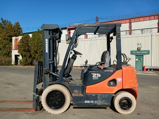2017 Doosan G25P-5MLP 5,000lb Forklift