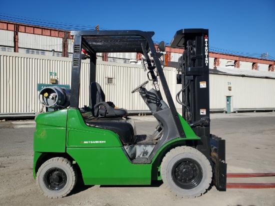 Mitsubishi FG25N-G-LP 5,000 lb Forklift (E13)
