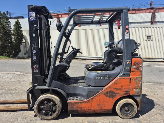 Toyota 8FGCU25 5,000lb Forklift