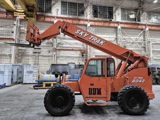 SkyTrak 80423 8,000lb Telehandler